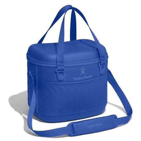 carryouttm-soft-cooler-15-l-i0 12pco382_carryout_cooler_15l_capri_blue_angled_1.jpg