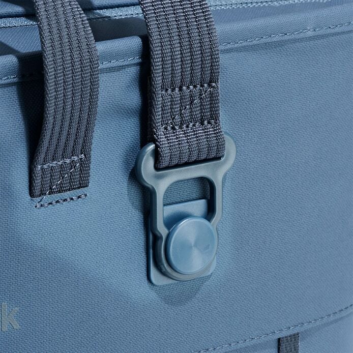 carryouttm-soft-cooler-tote-20-l-v5 250815_hydro_cooler_details_14838_2_4.jpg