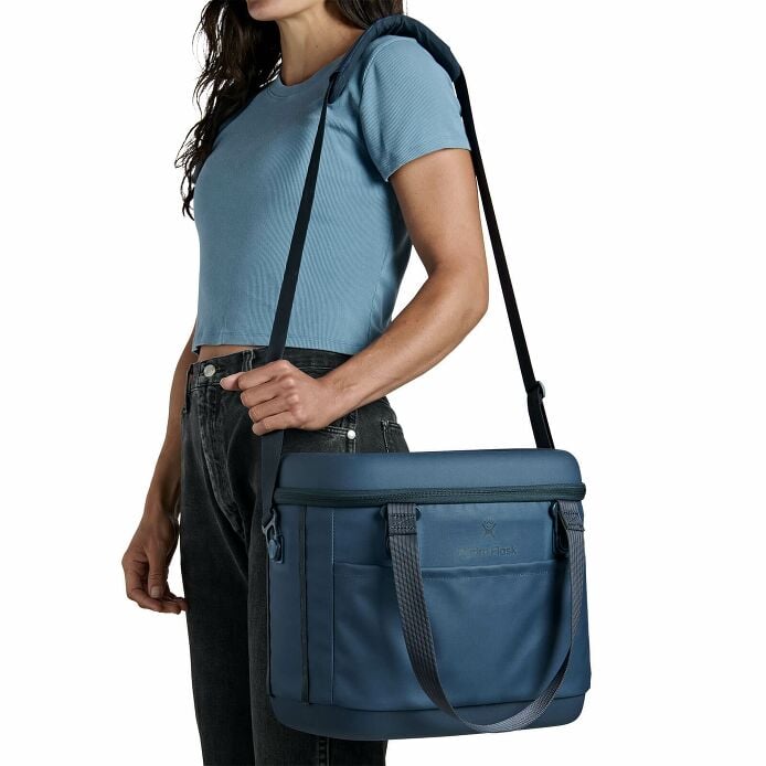 carryouttm-soft-cooler-15-l-i0 250815_hydro_s26_hb_14556_6.jpg