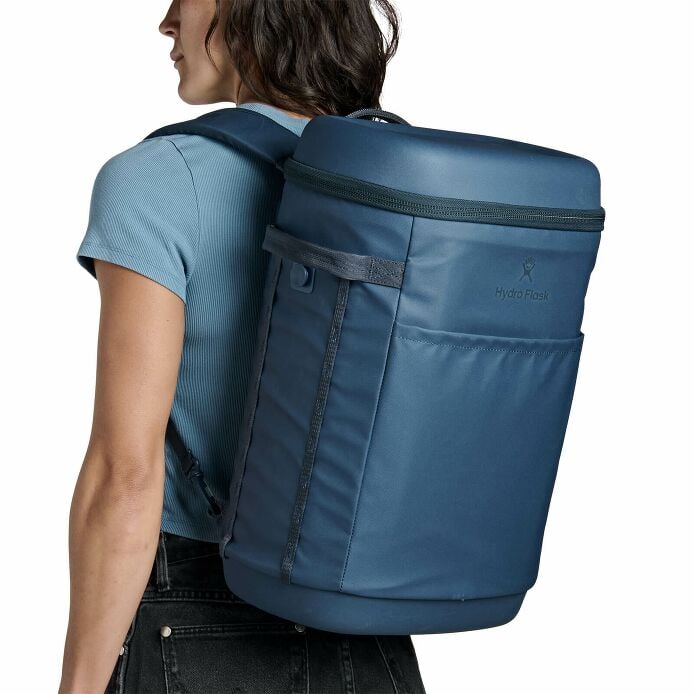 carryouttm-backpack-22-l-p7 250815_hydro_s26_hb_14605_7.jpg