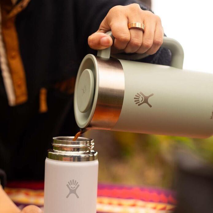 32-oz-insulated-french-press-n2 2706_johnson_s25summertravel_camping_pouring_303a0287_1_.jpg