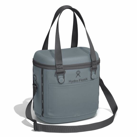 carryouttm-soft-cooler-10-l-c0 6pco043-carryout-cooler-10l-shale-gray-angled_1_1.jpg