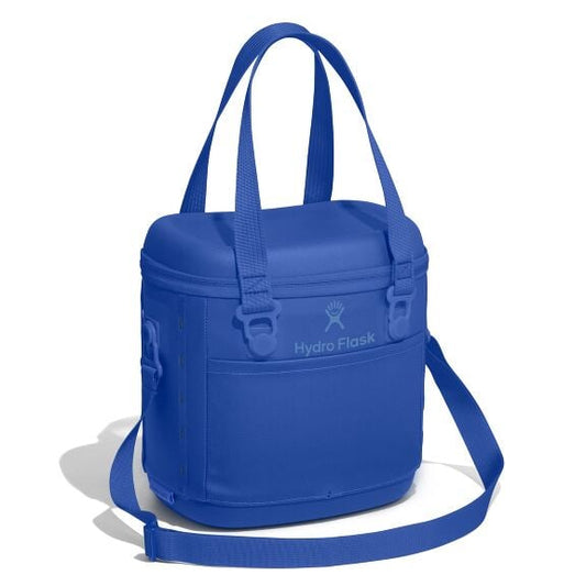 carryouttm-soft-cooler-10-l-c0 6pco382_carryout_cooler_10l_capri_blue_angled_1.jpg