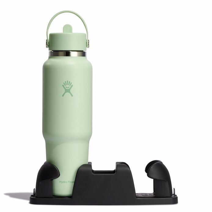 40-oz-travel-bottle-with-flex-straw-cap-v0 aloe-travel-bottle-in-cuplholder_3_3_1.jpg