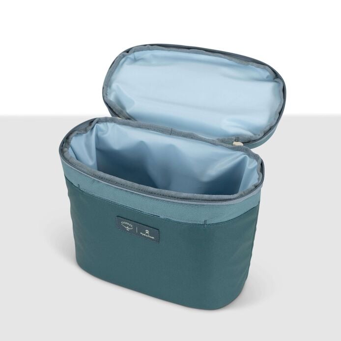 osprey-axis-x-hydro-flask-campus-essentials-bundle-t5 axisxhydroflask_s26_detail2_cascadeblue_10007249_1.jpg