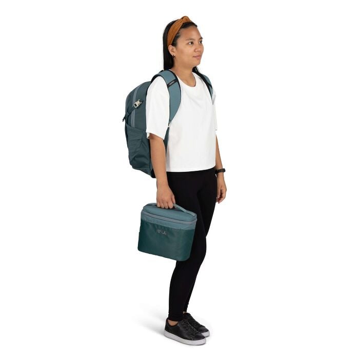 osprey-axis-x-hydro-flask-campus-essentials-bundle-t5 axisxhydroflask_s26_onbody1_cascadeblue_10007249_2.jpg