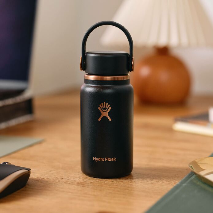 arc-collection-micro-hydro-200-ml-y8 black_-_lifestyle_1.jpeg