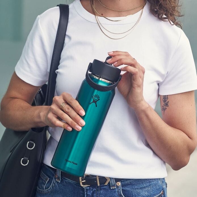 32-oz-lightweight-flex-straw-bottle-k4 hf_s26_lightweight_mcinnis_5167_2_3.jpg