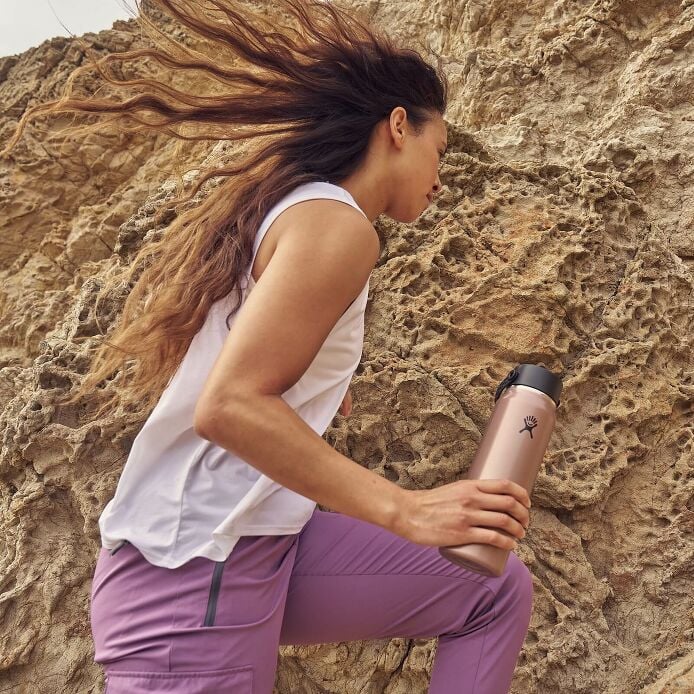 32-oz-lightweight-flex-straw-bottle-k4 hf_s26_lightweight_mcinnis_6946_1_3.jpg