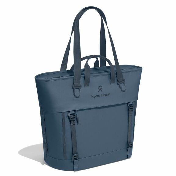 carryouttm-soft-cooler-tote-30-l-w8 maxiit384-carryout-tote-30l-harbor-blue-angled_1_1.jpg