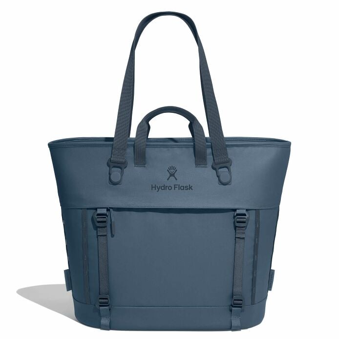 carryouttm-soft-cooler-tote-30-l-w8 maxiit384-carryout-tote-30l-harbor-blue-straight.jpg
